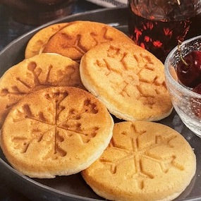 Falling Snowflakes Pancake Pan
