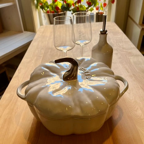 Pumpkin Dutch Oven - White