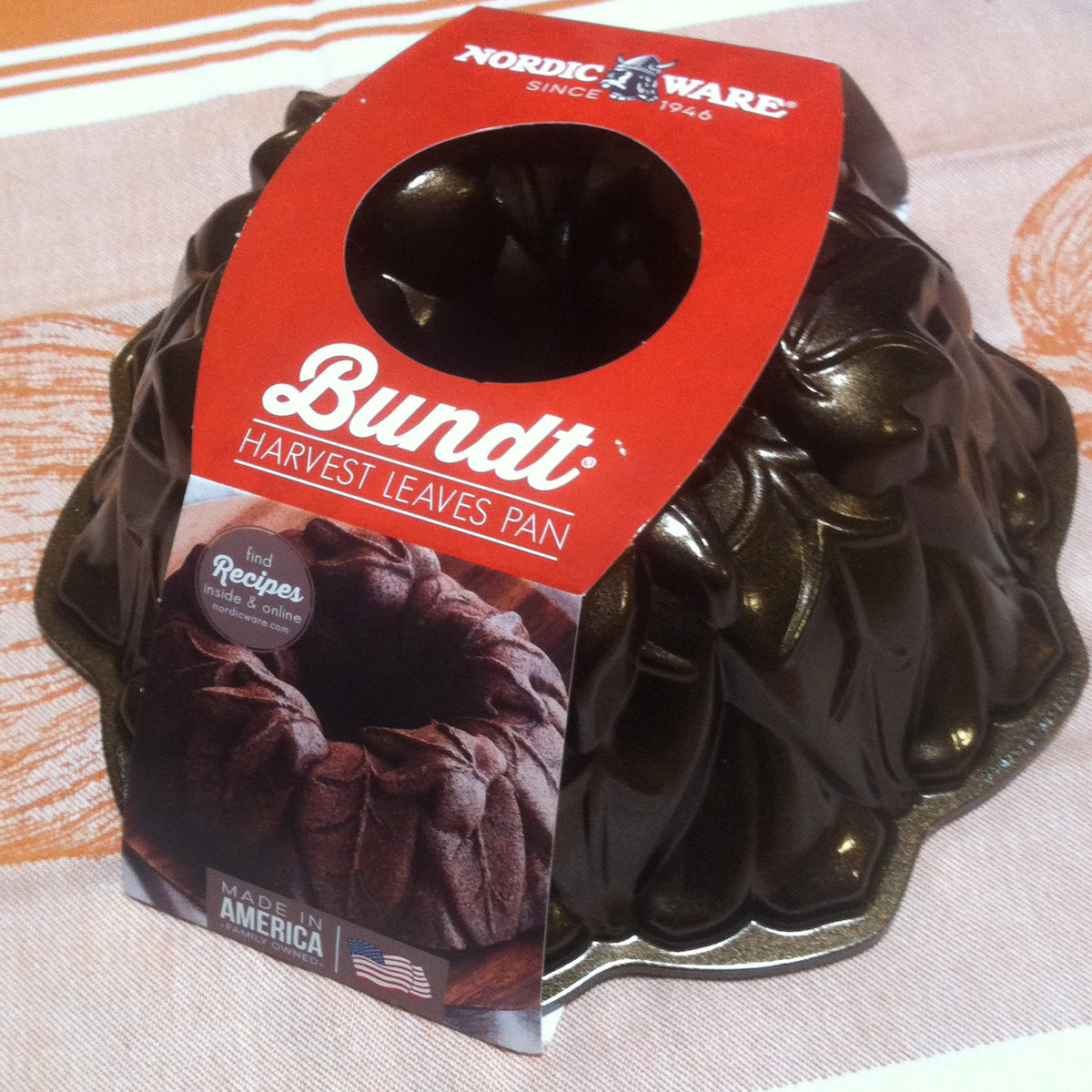 Harvest Leaves Bundt Pan Maple Run Emporium