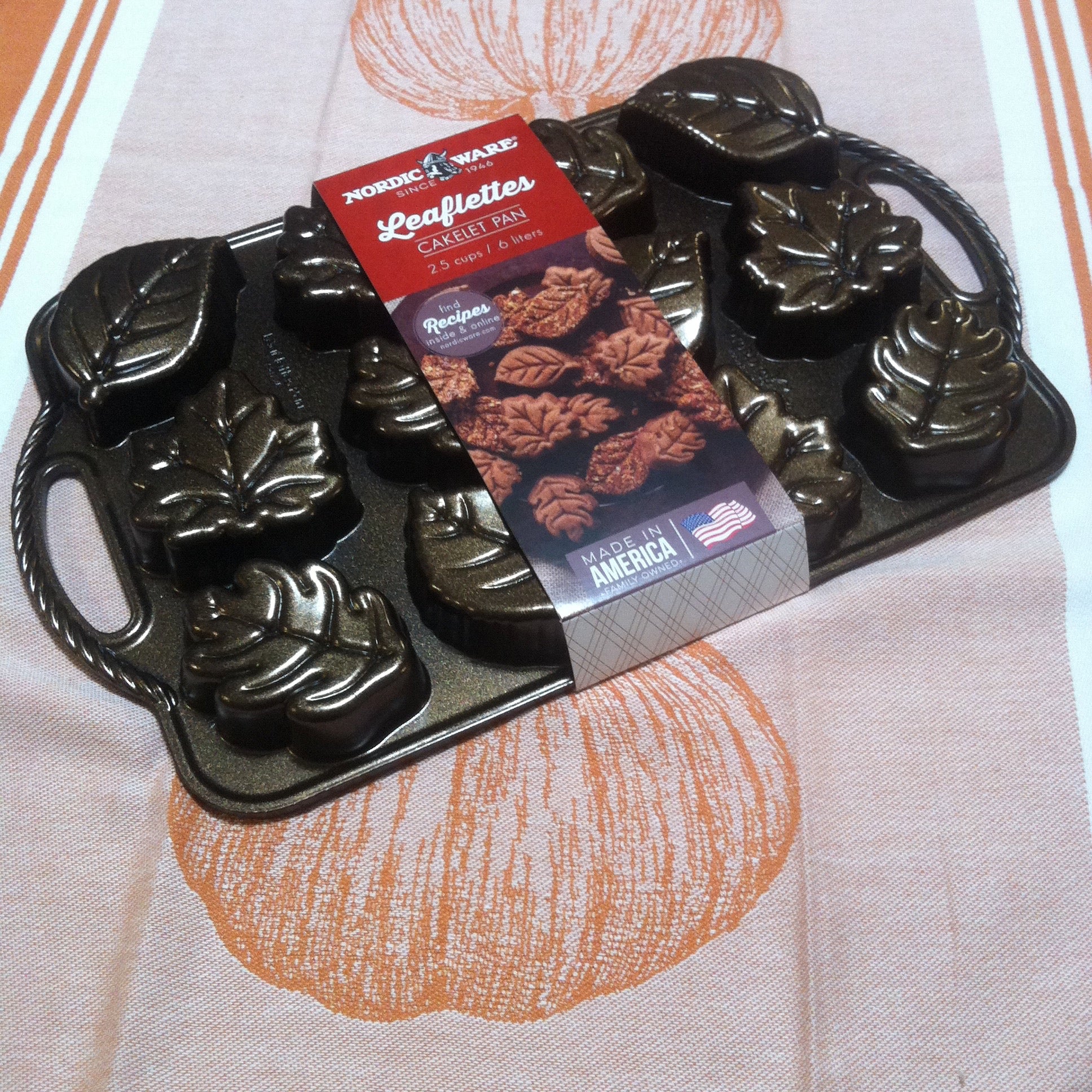 Nordic Ware Leaf Bundt Pan - Baking Bites