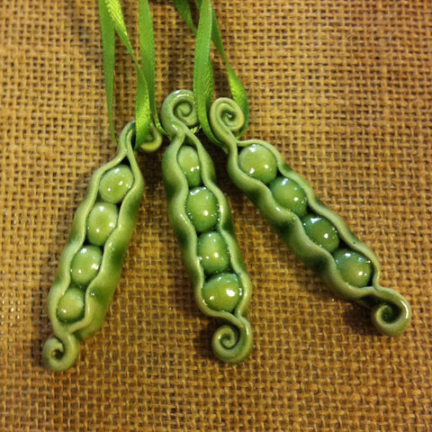 Pea Pod Chopstick Rest