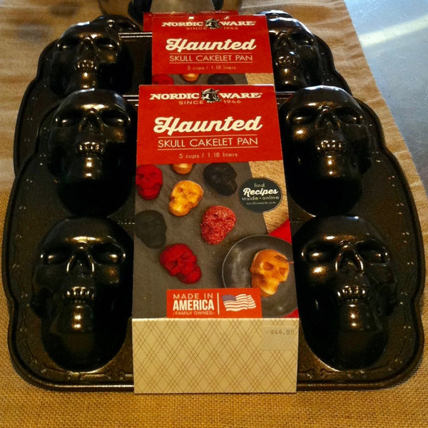 Haunted Skull Cakelet Pan