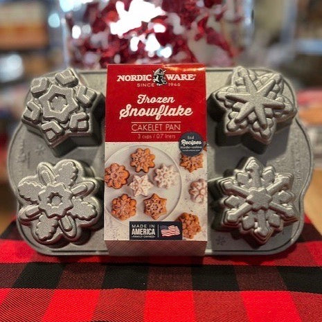 Snowflakes Shortbread and Cake Pan